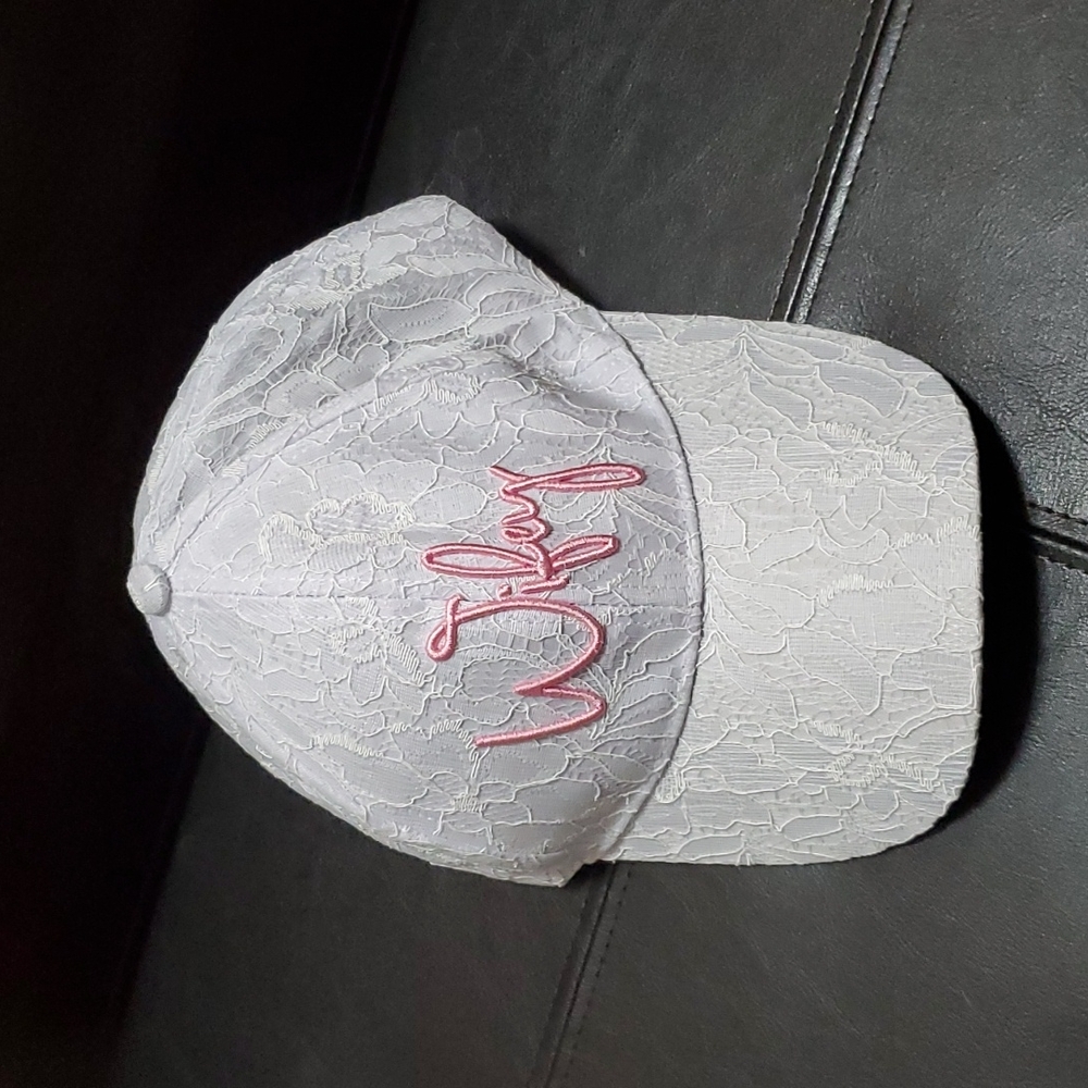 Wife hat ❤5 for $10❤